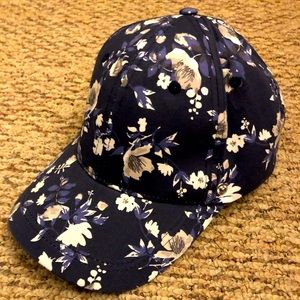 2 pcs Hawaiian style baseball cap and Fedora